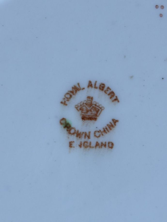 伊万里デザインのアンティークのおしゃれな食器、ロイヤルアルバート