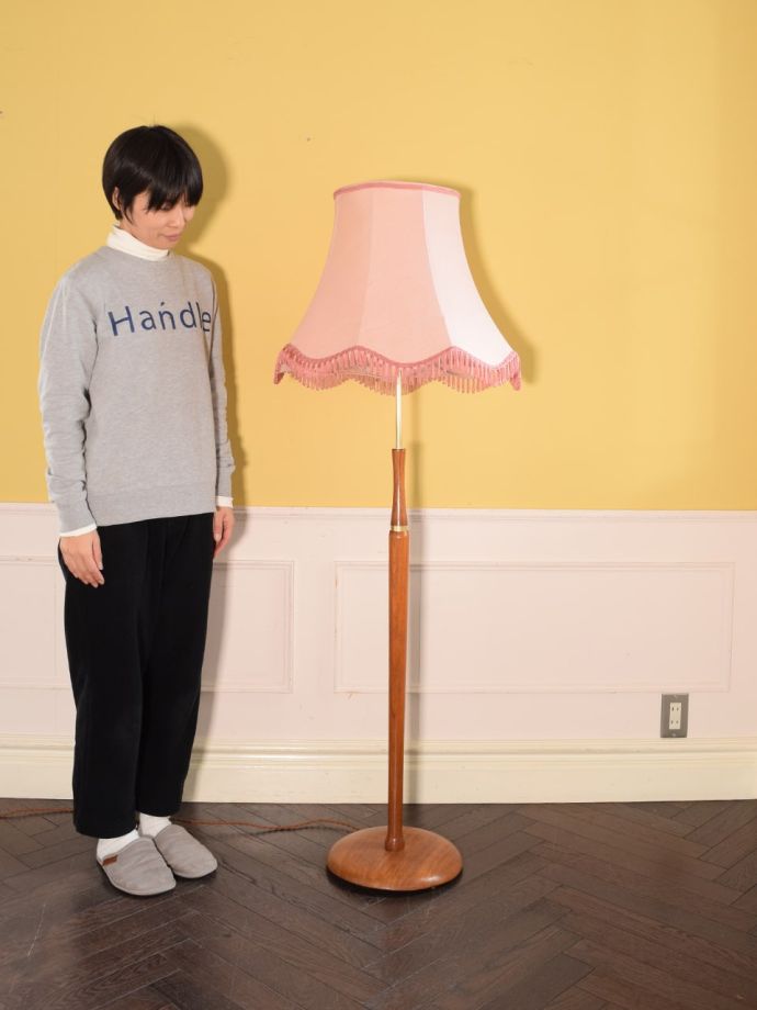 イギリスから届いたアンティークのおしゃれな照明、シンプルデザインの