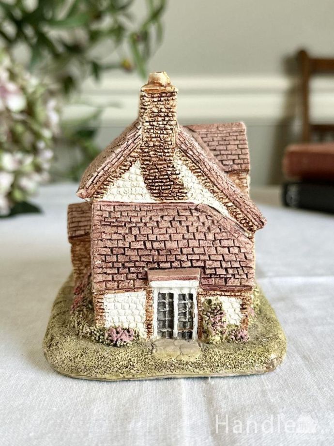 英国ビンテージのLilliput Lane(リリパット レーン)、シンメトリー