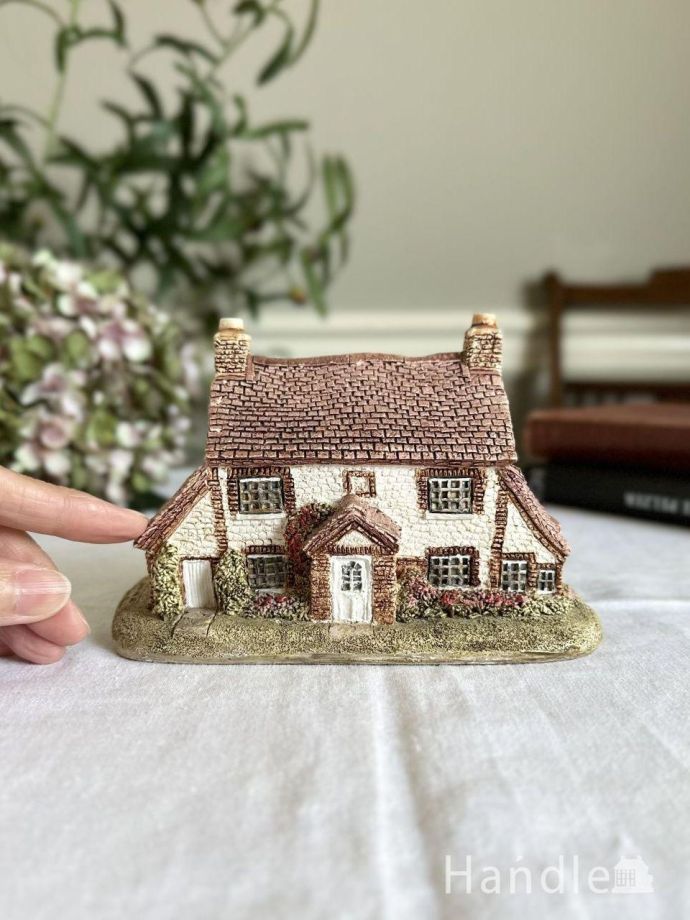 英国ビンテージのLilliput Lane(リリパット レーン)、シンメトリー