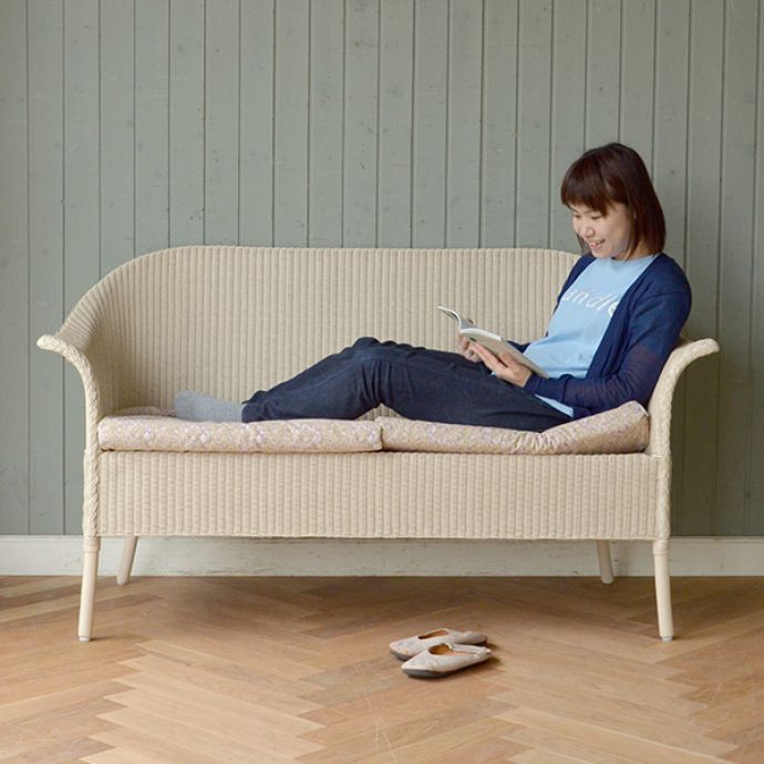 ロイドルームの椅子、8色から選べるHandleオリジナルのロイドルーム