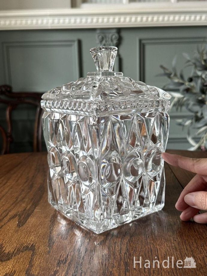 英国アンティークガラスのおしゃれなキャニスター、プレスドグラスの