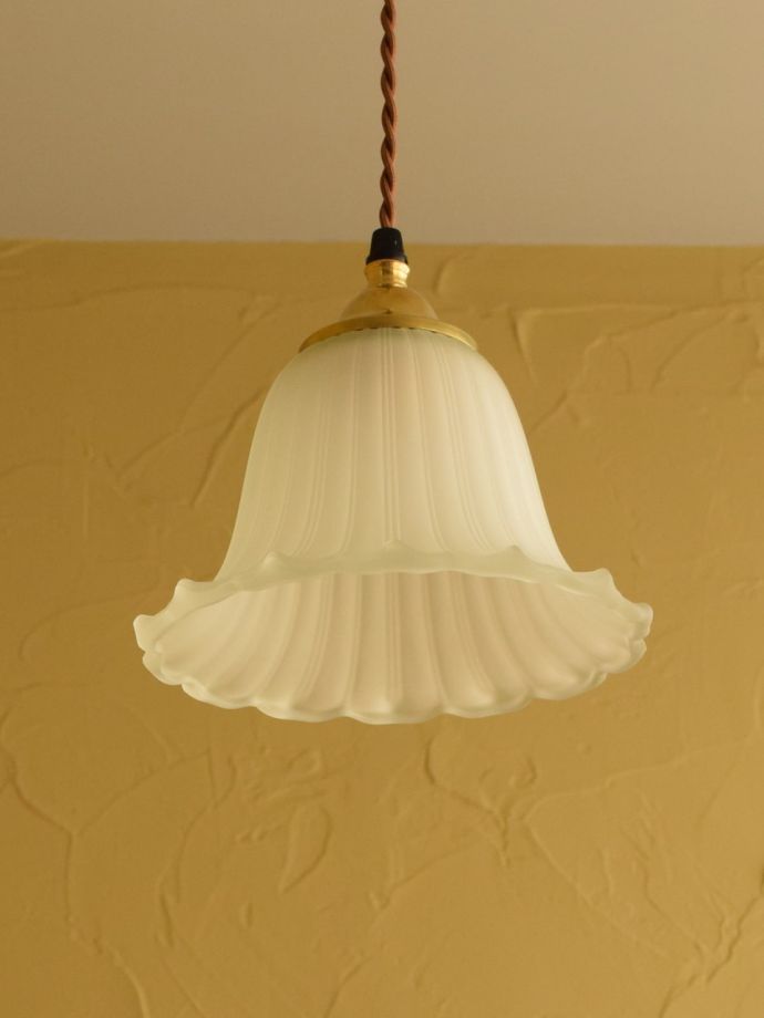 お花の形のガラスシェードが可愛い照明、ペンダントライト(ギャラリー