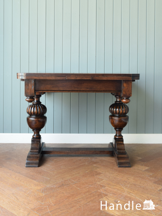 英国アンティークの伸長式ダイニングテーブル、立派なバルボスレッグの