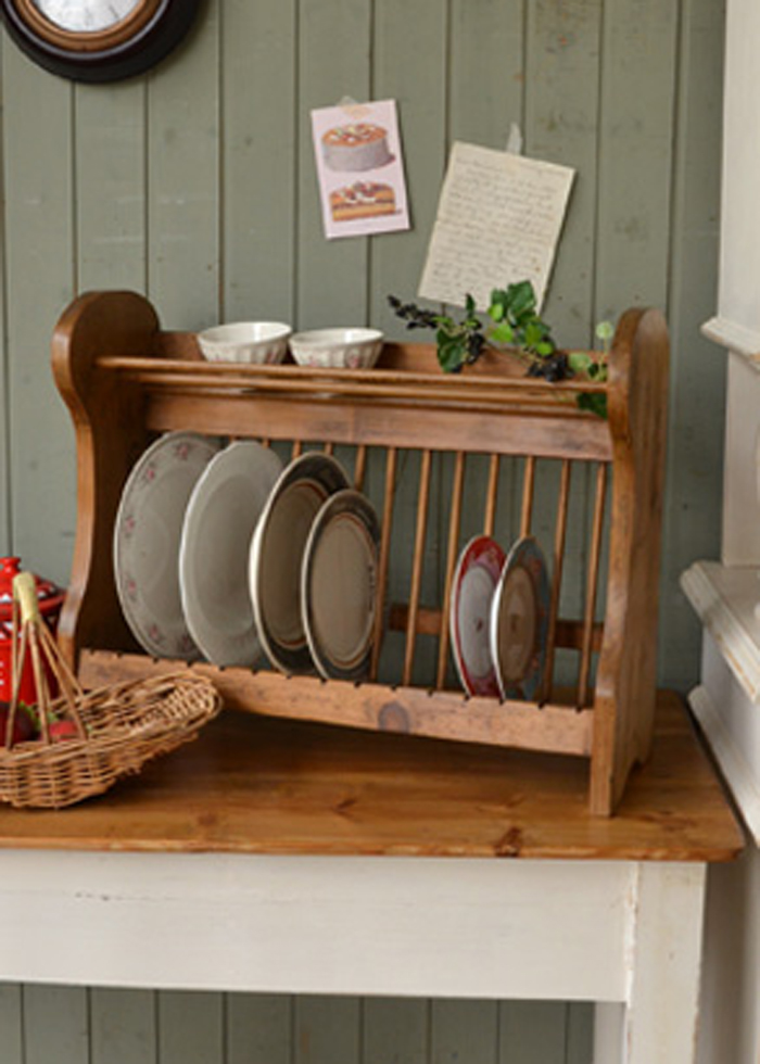 ディッシュラックとは、お皿を収納するための棚のことです。