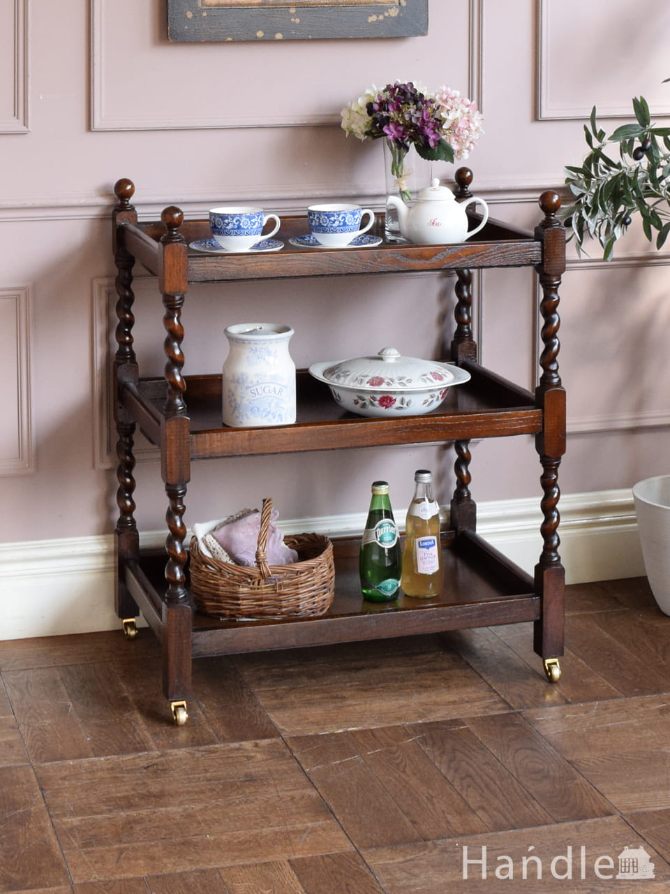 ミッドセンチュリーのおしゃれなワゴン、サービングトレイ付きの