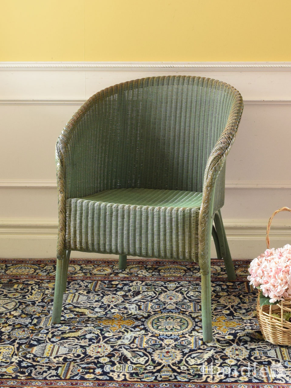 イギリスから届いたアンティークの椅子、グリーン色のロイドルーム