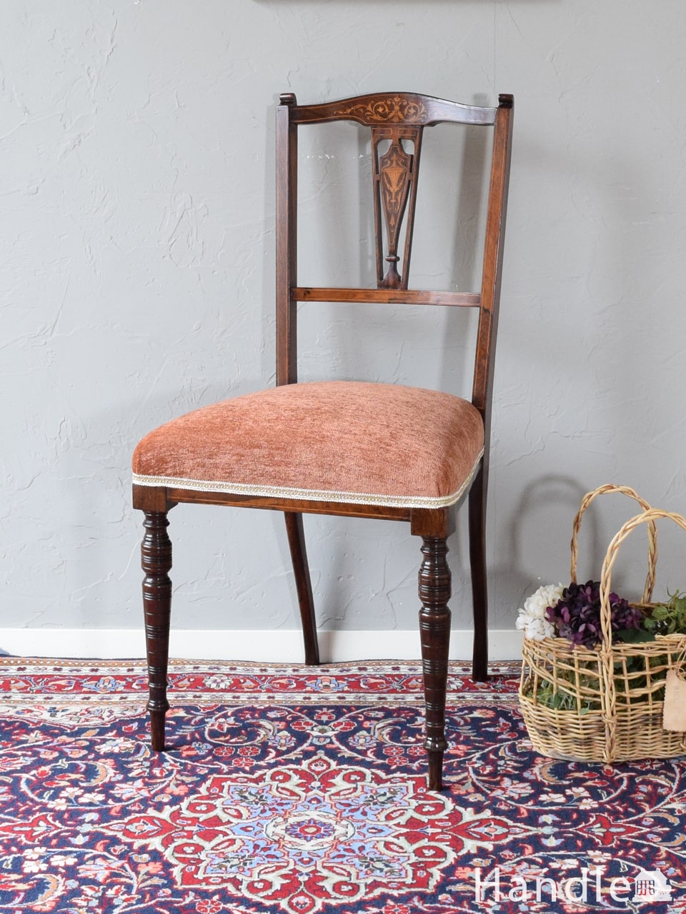 ローズウッドのおしゃれなアンティーク椅子、象嵌の背もたれが美しい