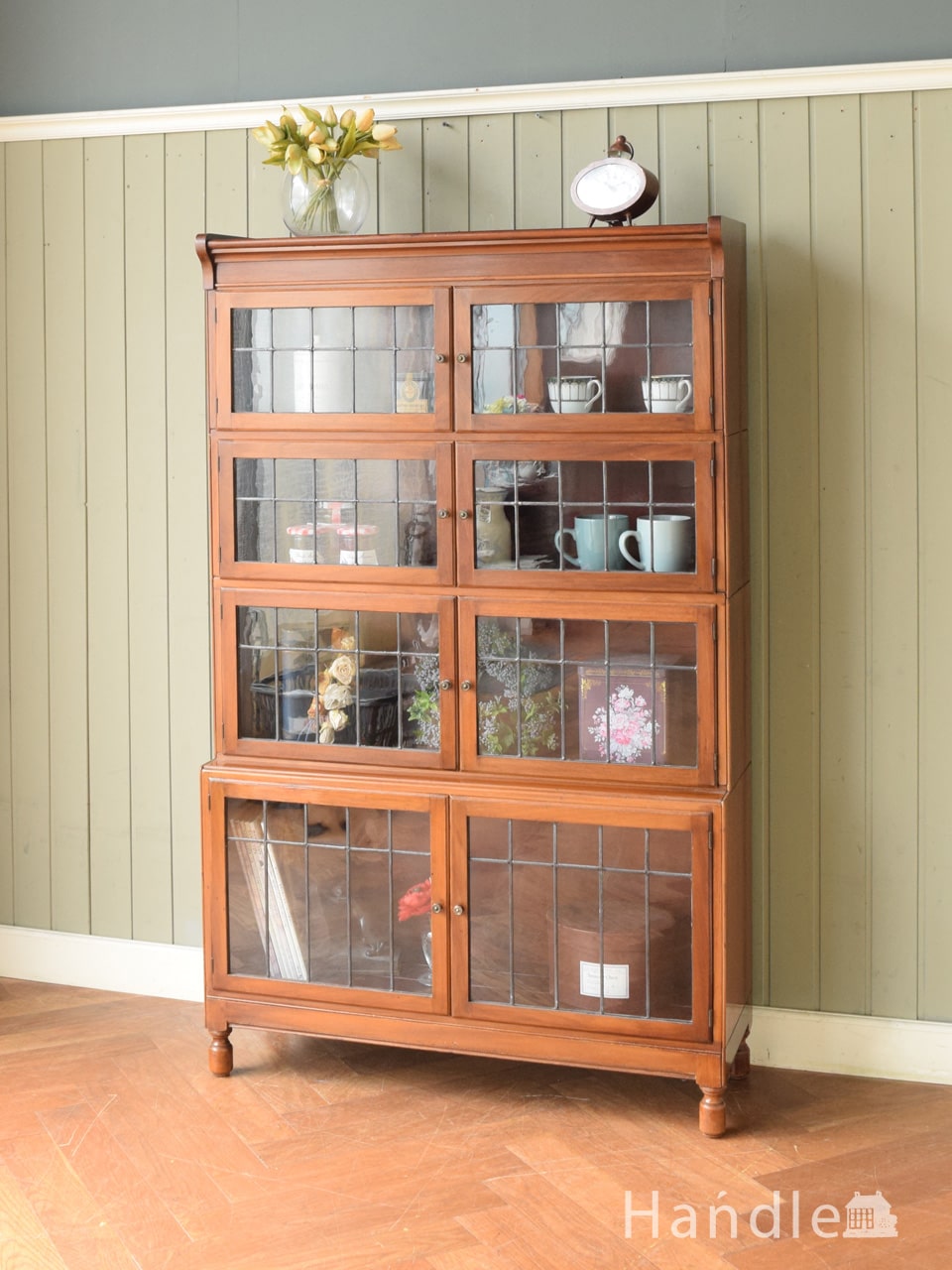 イギリスから届いたアンティークの本棚、ステンドグラス扉の