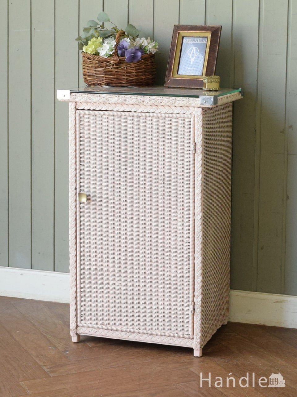 アンティークのおしゃれなベッドサイドキャビネット、ロイドルームの