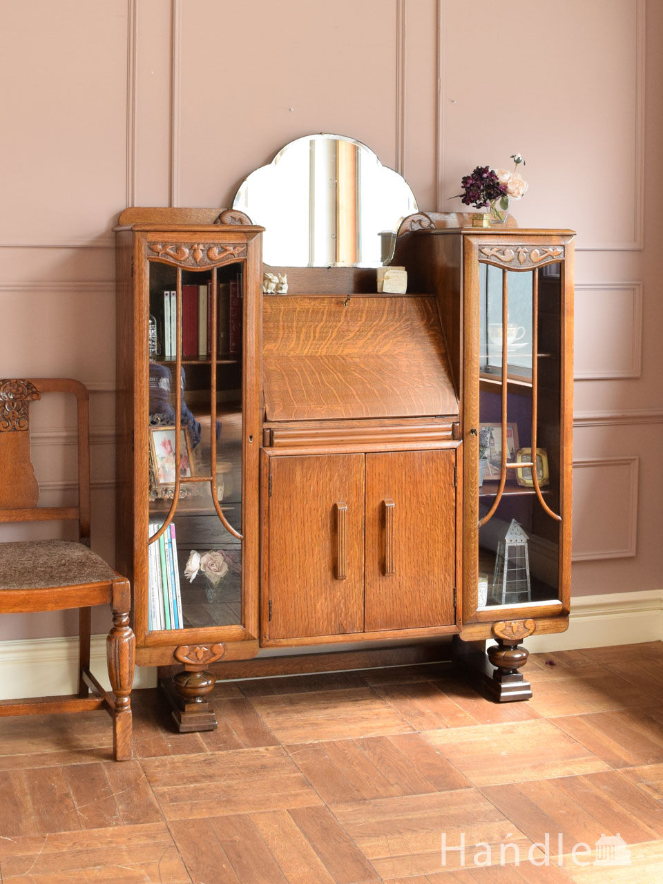 英国アンティークの収納付きデスク、ガラスキャビネットが付いた