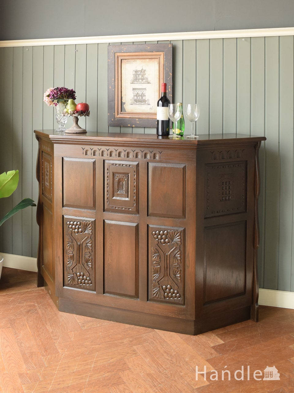 英国アンティークのおしゃれな家具、扉と引き出しが付いたキャビネット