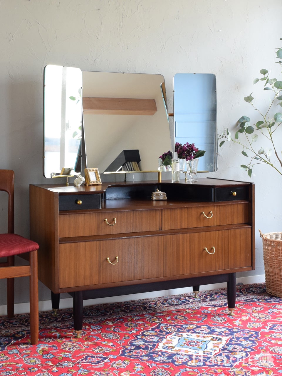 G-PLANのヴィンテージドレッサー、トラー＆ブラックのおしゃれな三面鏡