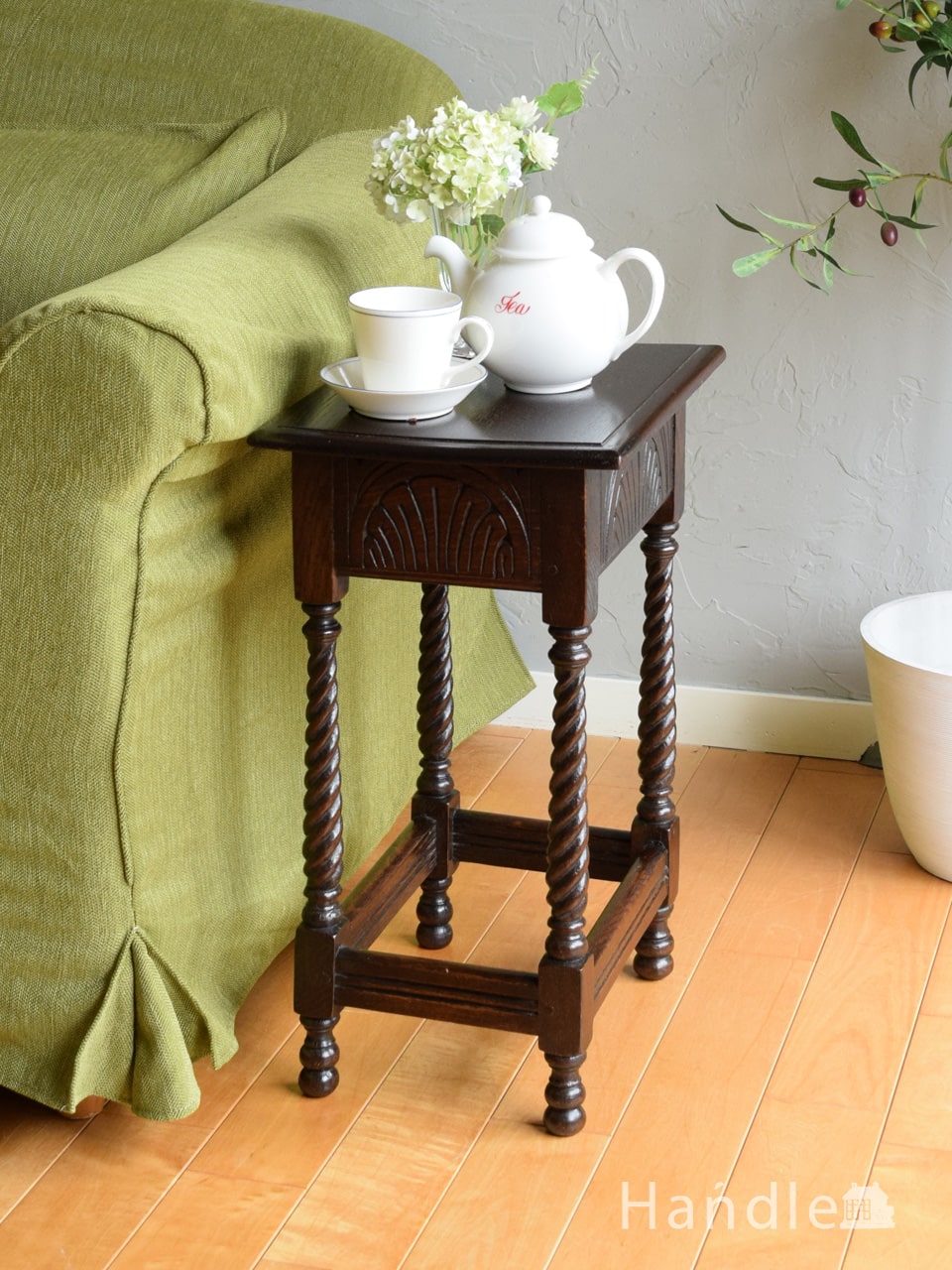 アーコールのヴィンテージ家具、（ERCOL）マガジンラック付きコーヒー