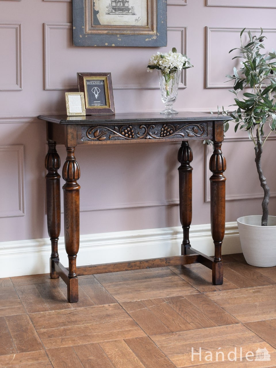 高級マホガニー材のデスク（勉強机）、彫が美しいアンティーク英国家具