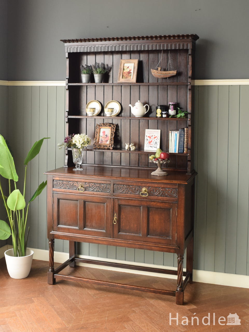 アンティークのオープンシェルフ、イギリスの高級感のあるオープン