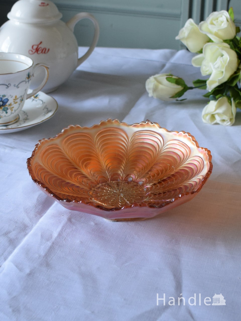 アンティークガラスのおしゃれな器、幻想的なオレンジ色のカーニバル