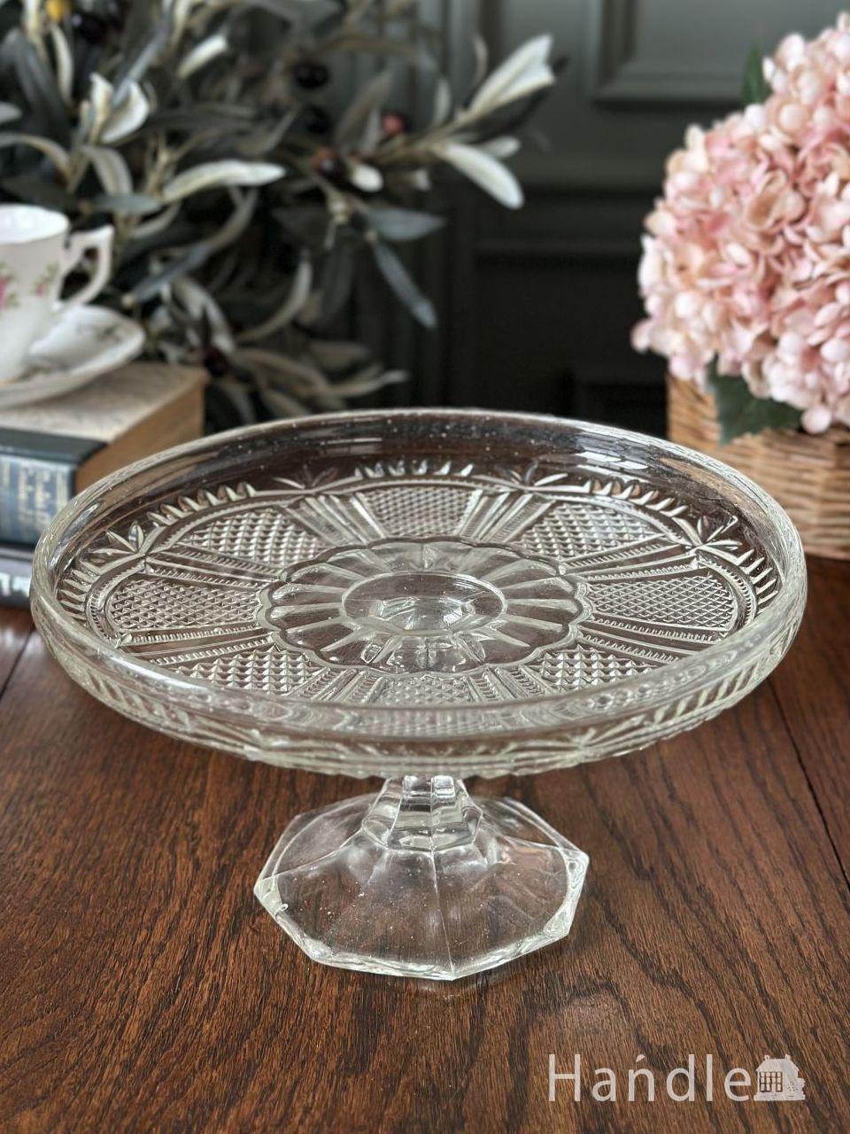 シェル型のアッシュトレイ（灰皿）、ミルクガラスのアンティークプレス