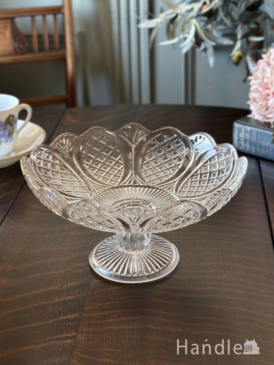 シェル型のアッシュトレイ（灰皿）、ミルクガラスのアンティークプレス