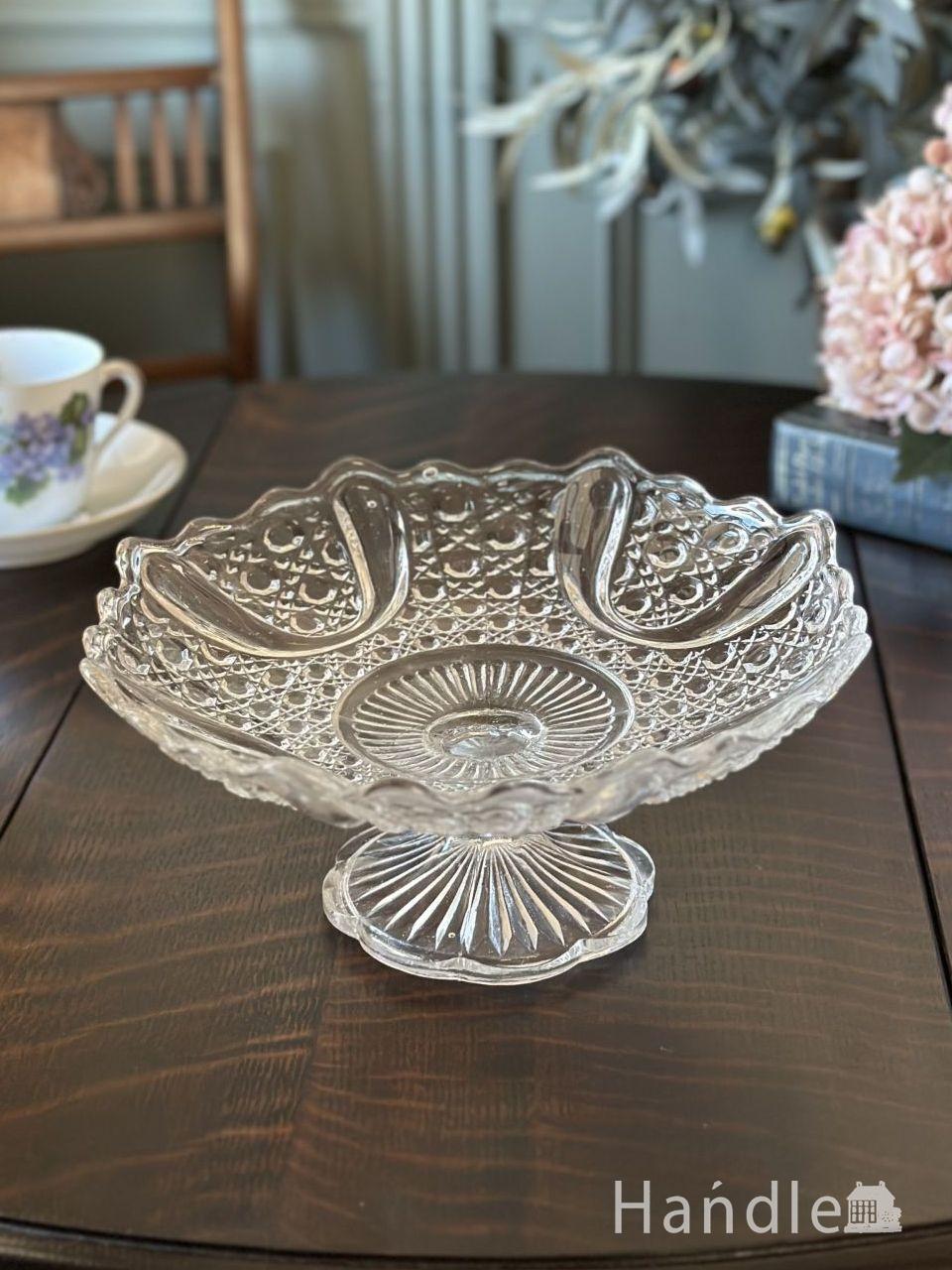 丸い形のおしゃれな足つきガラスボウル、アンティークガラスの