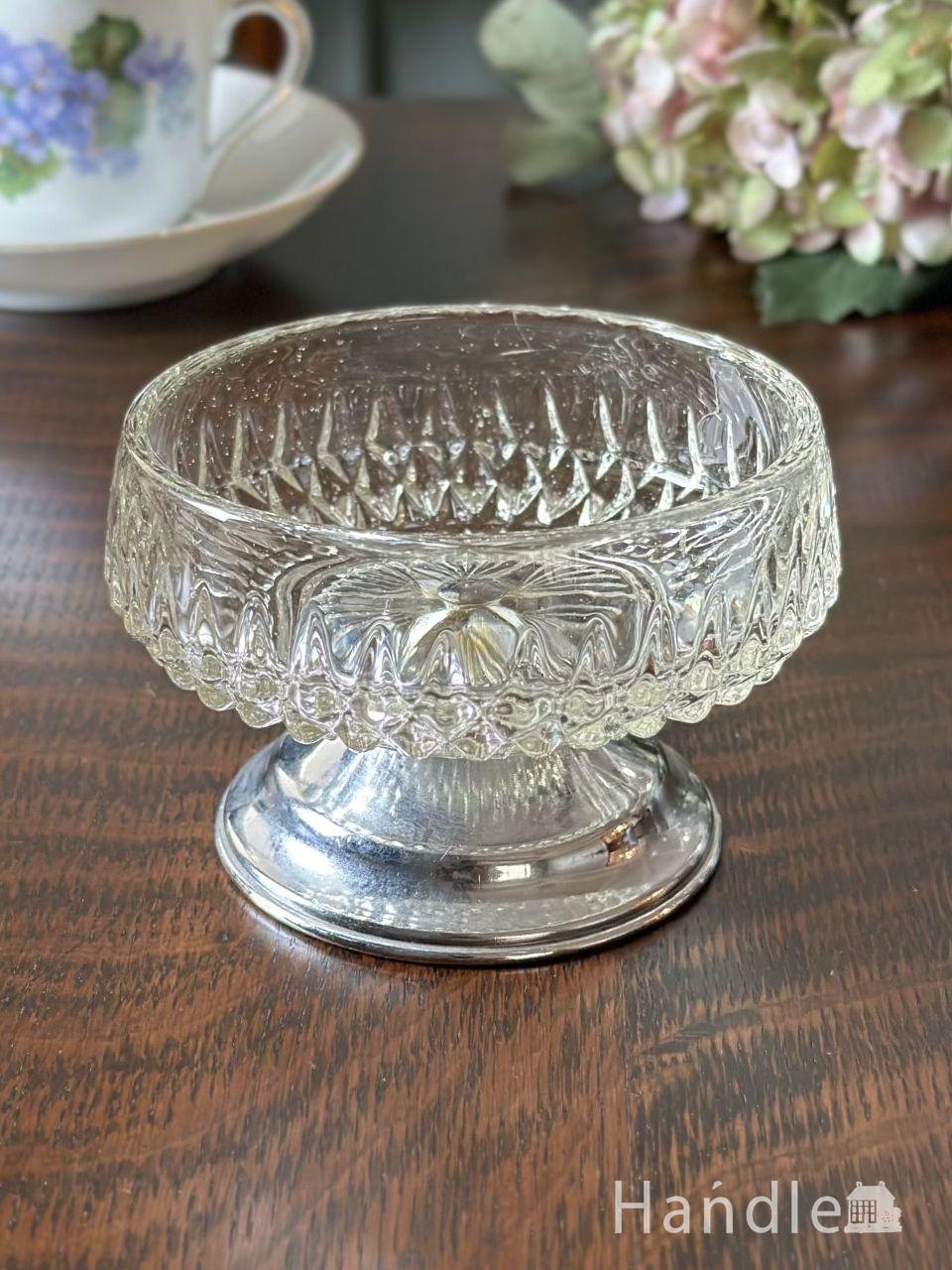 丸い形のおしゃれな足つきガラスボウル、アンティークガラスの