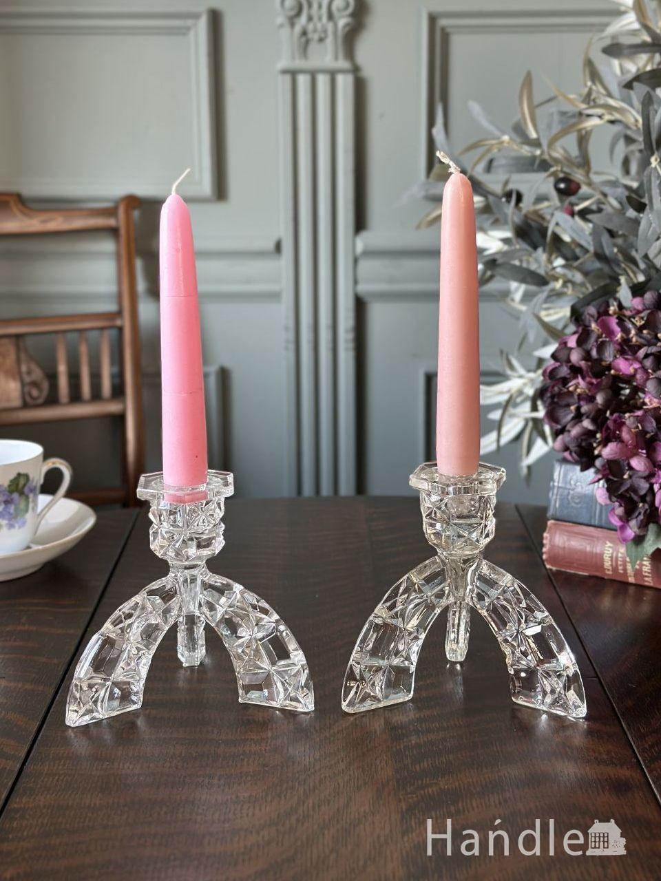 アンティークガラスのキャンドルスタンド、おしゃれなプレスドグラスの