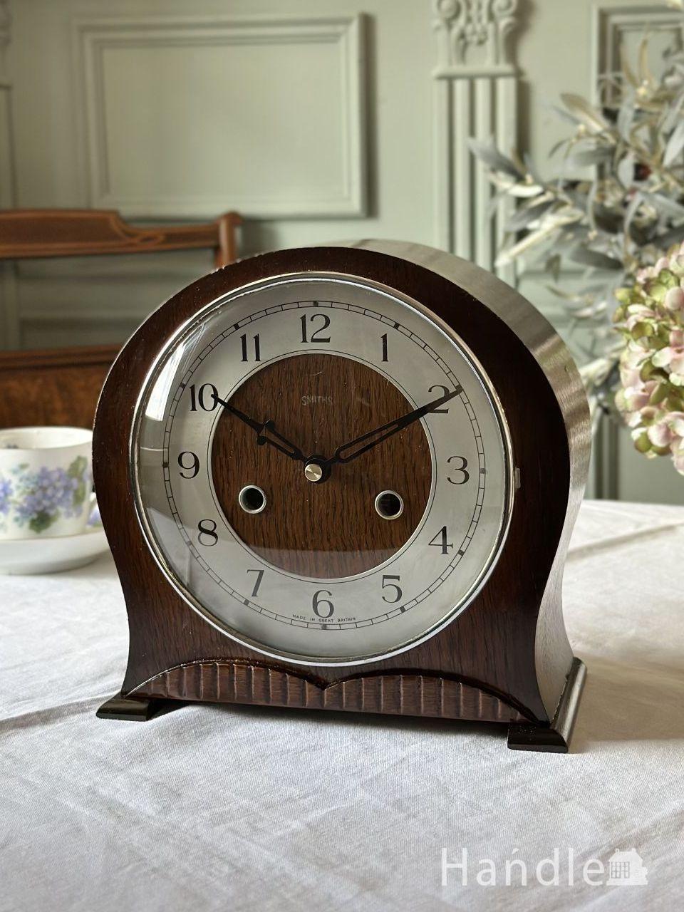 プチポワンの刺繍が可愛い置時計、フランスアンティークのおしゃれな