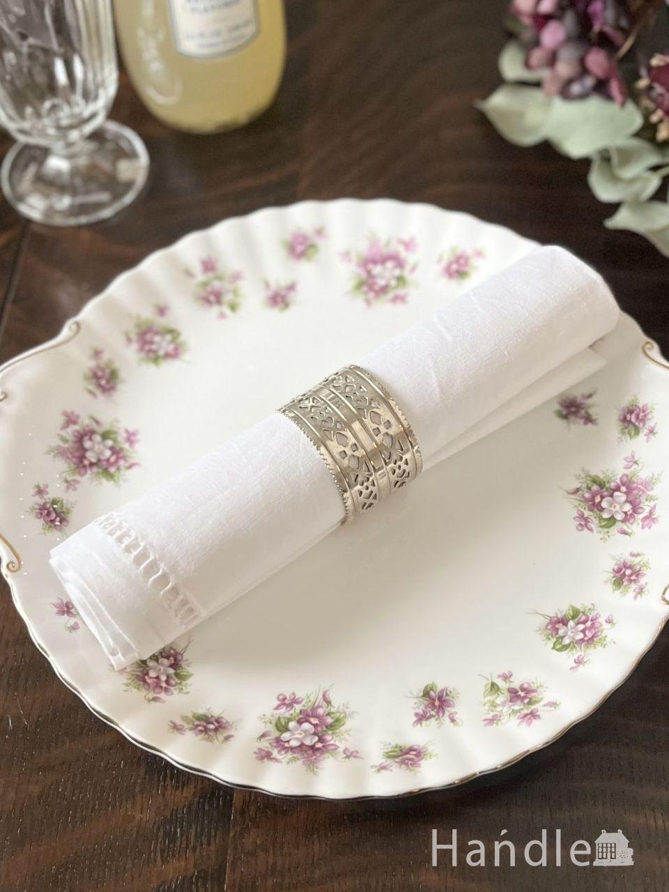 英国アンティークのシルバープレート、透かし彫りの美しいナプキン