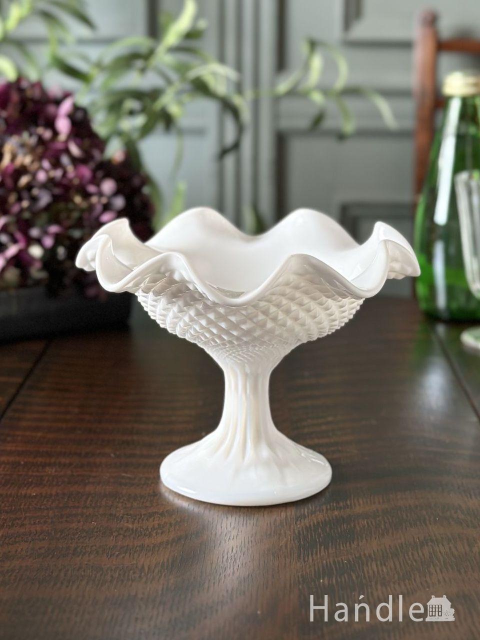 アンティークのガラス食器、脚付きの小ぶりなガラスのコンポート(pg