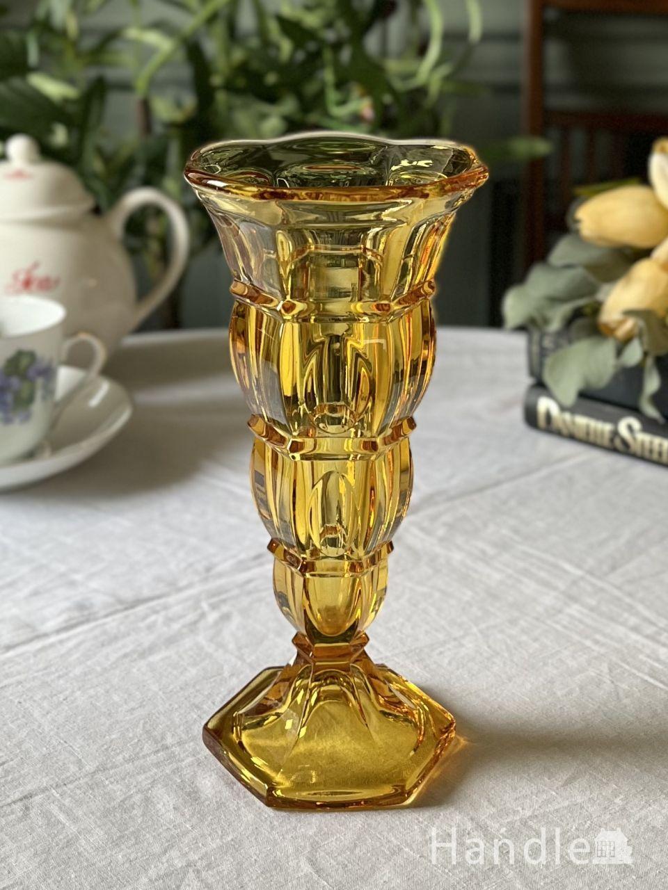 アンティークガラスの美しい花瓶、イギリスで見つけたガラスのフラワー