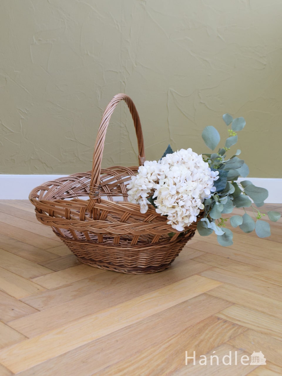 イギリスから届いたおしゃれなバスケット、模様編みされた手編みのカゴ