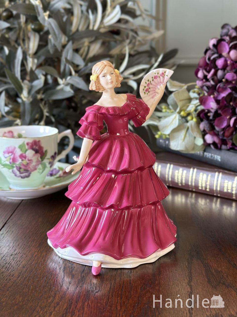 ロイヤルドルトン社のアンティークフィギュリン、プリティレディ