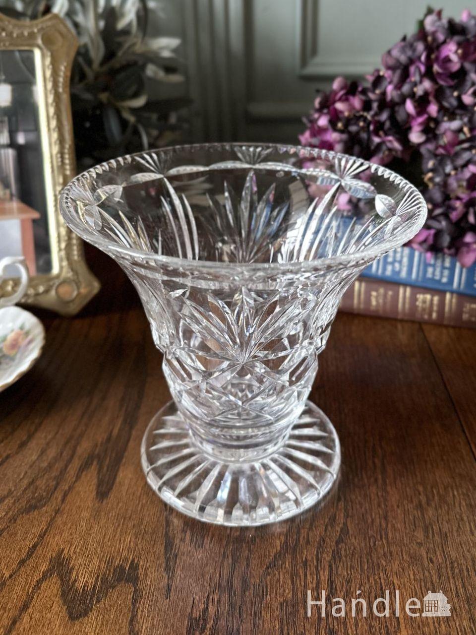 イギリスから届いたアンティークガラスの花びん、口がキレイに開いた