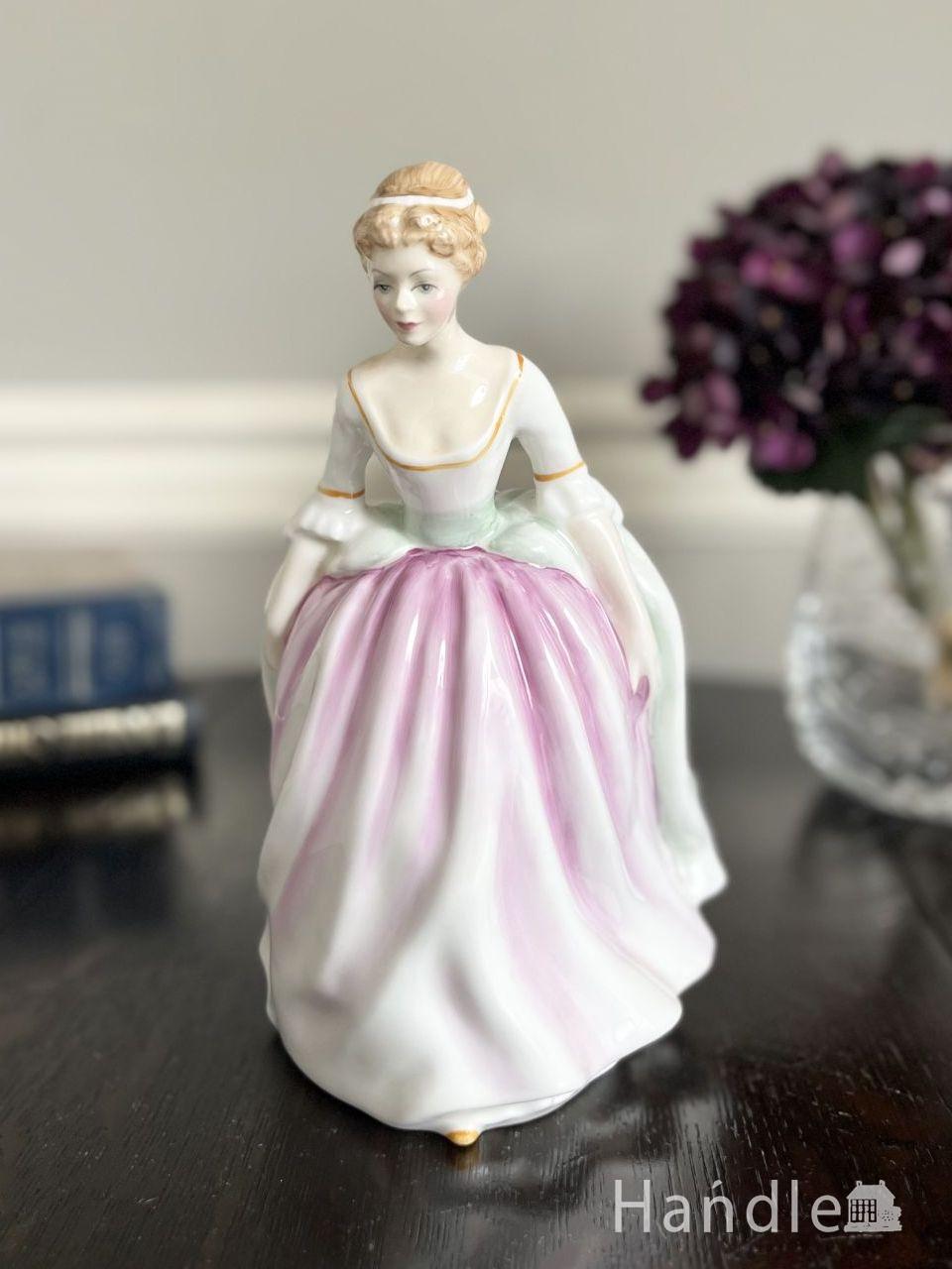 ロイヤルドルトン社のアンティークフィギュリン、ALISON（Peggy Davies