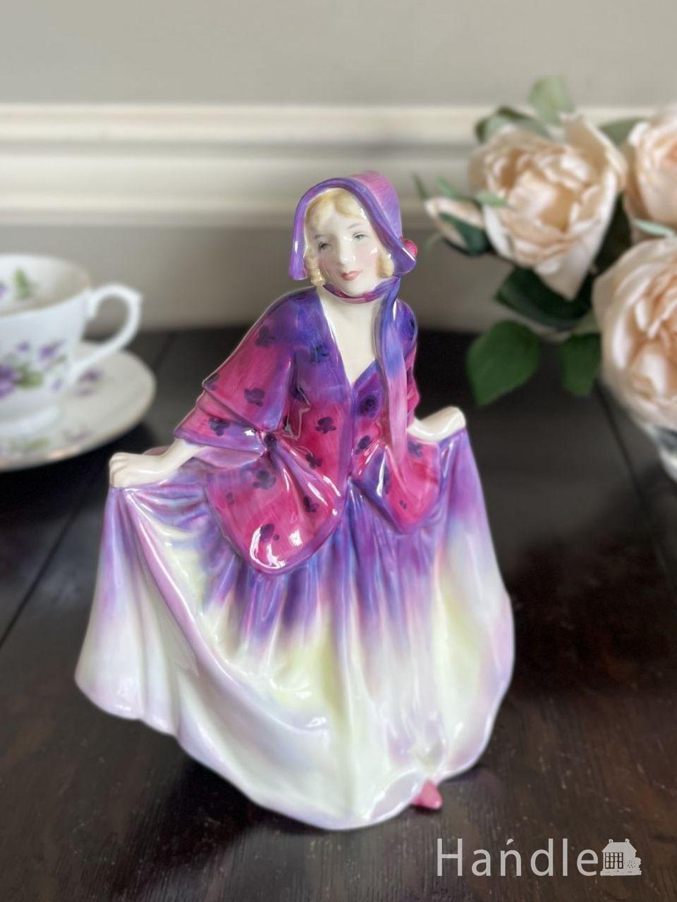 ロイヤルドルトンの陶磁器の人形、アンティークのフィギュリン（Sweet