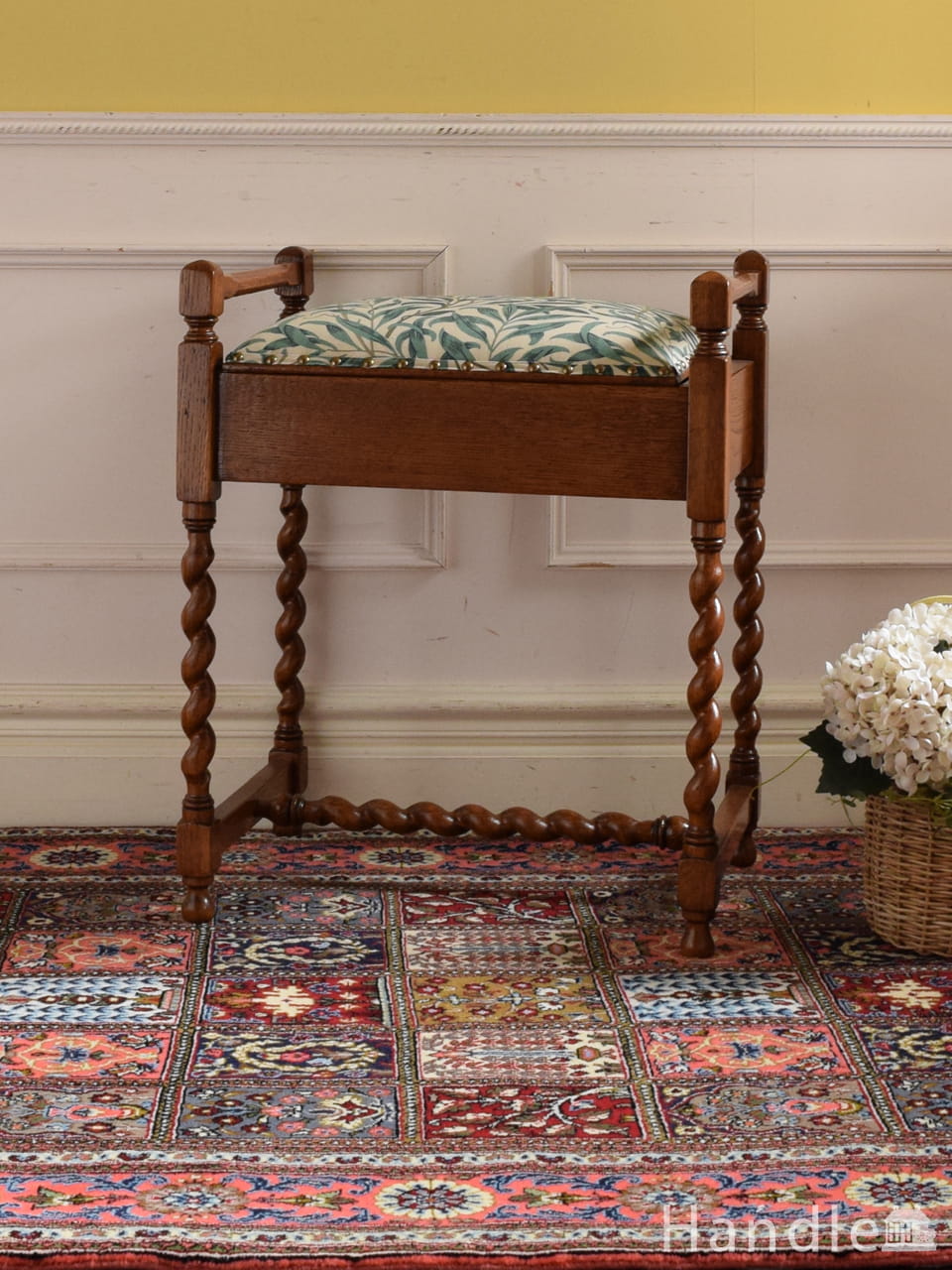 アンティークの小さなスツール、イギリスから届いたフットスツール(q