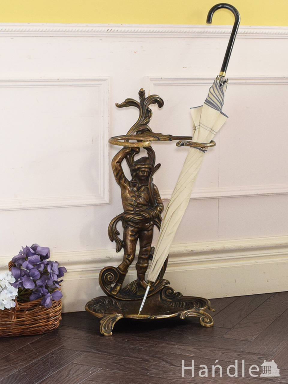 アンティーク調のおしゃれな傘立て、真鍮のアンブレラスタンド(n15-018