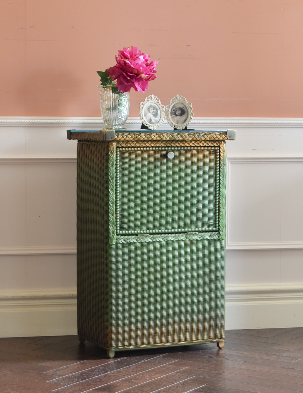 イギリスのアンティークの家具、ロイドルームランドリーボックス