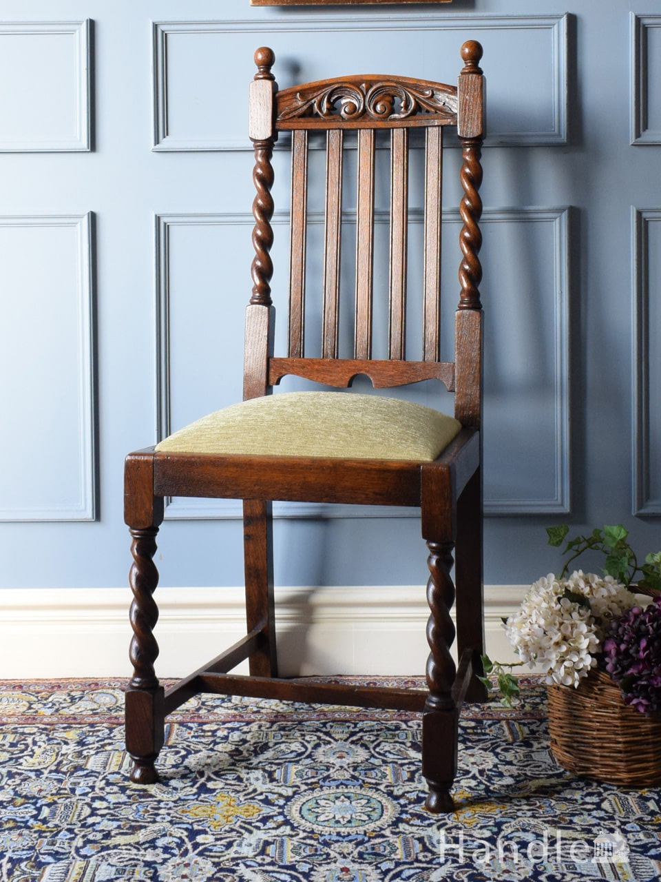 ツイストが美しい英国アンティークの椅子、イギリスから届いたオーク材