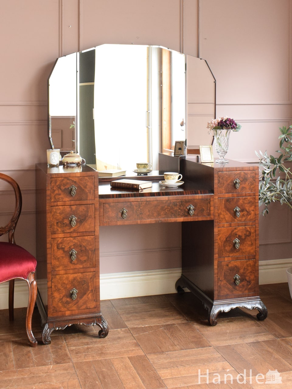 北欧スタイルのヴィンテージドレッサー、デスクとしても使える大きな
