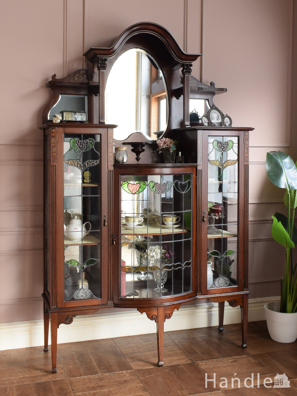 アンティークのフレンチ家具、ホワイトペイントのカップボード（食器棚