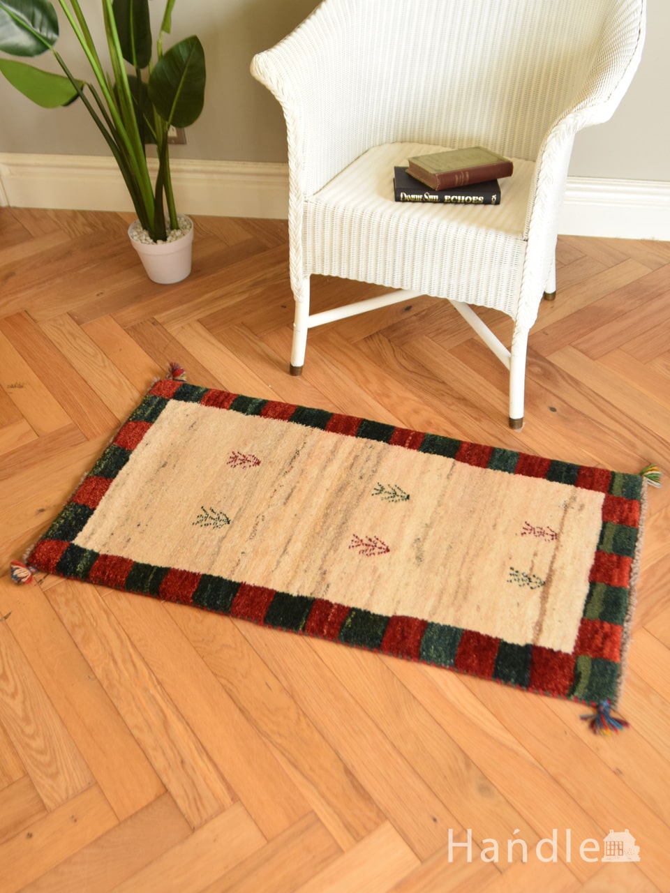 おしゃれな模様のギャッベ、赤と緑✕クリーム色の草木染絨毯(m-4843-z