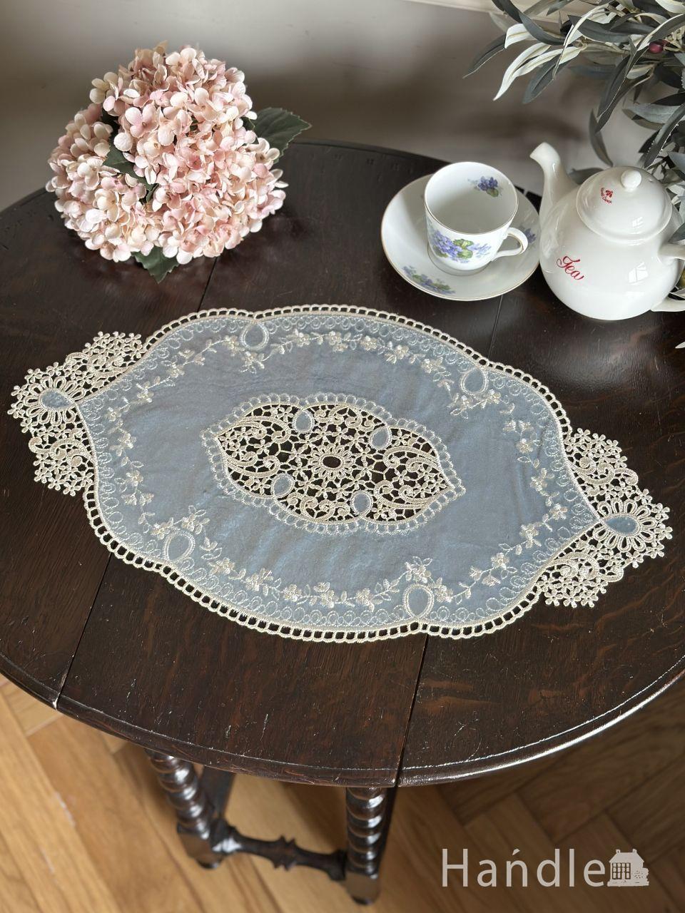 フレンチアンティーク調のテーブルクロス、華やかな刺繍のレース85✕85