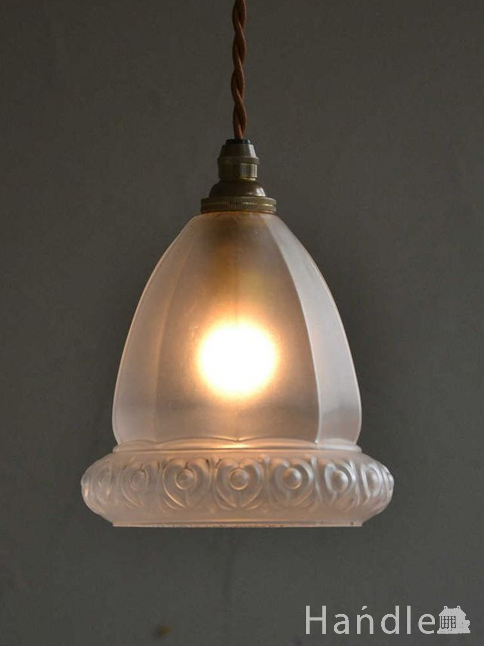 美しいシルエットが魅力のアンティークペンダントライト（コード