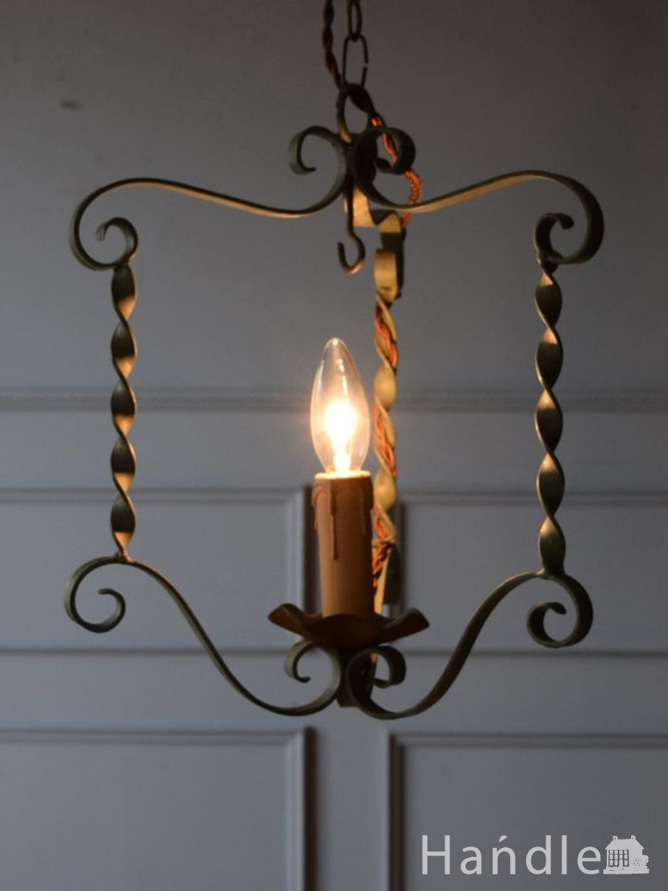 フランスのアンティーク照明、アイアンワークがおしゃれな1灯