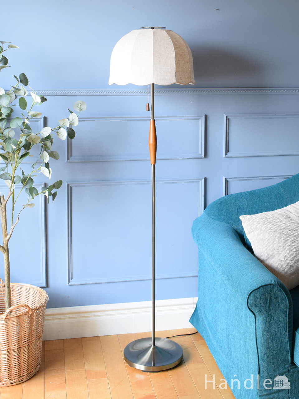 木製スタンド×布シェードがお洒落な北欧スタイルのフロアライト（IV