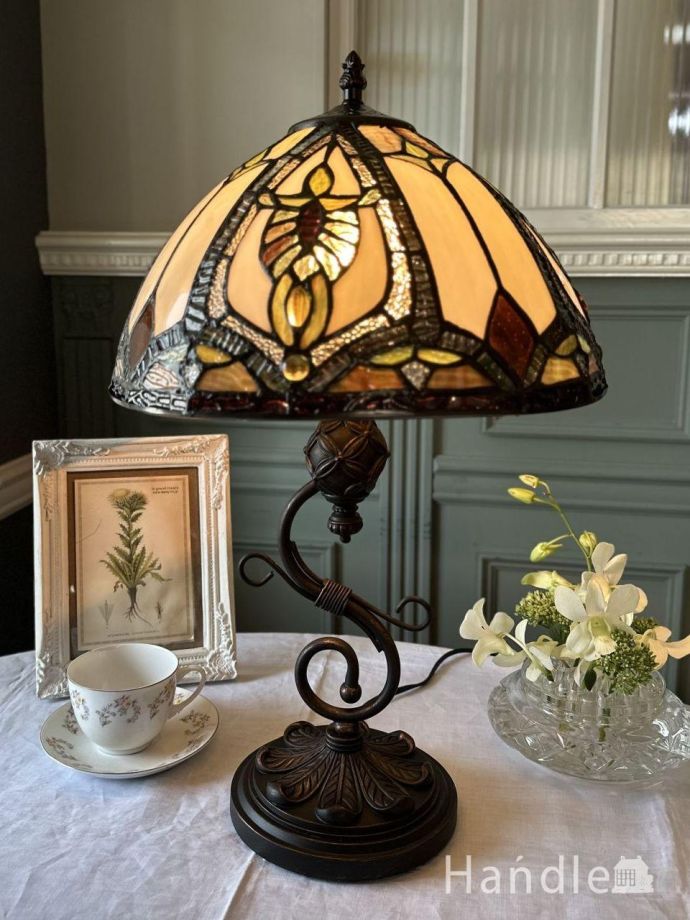 インテリアに映えるオシャレなステンドグラスランプ インテリアに