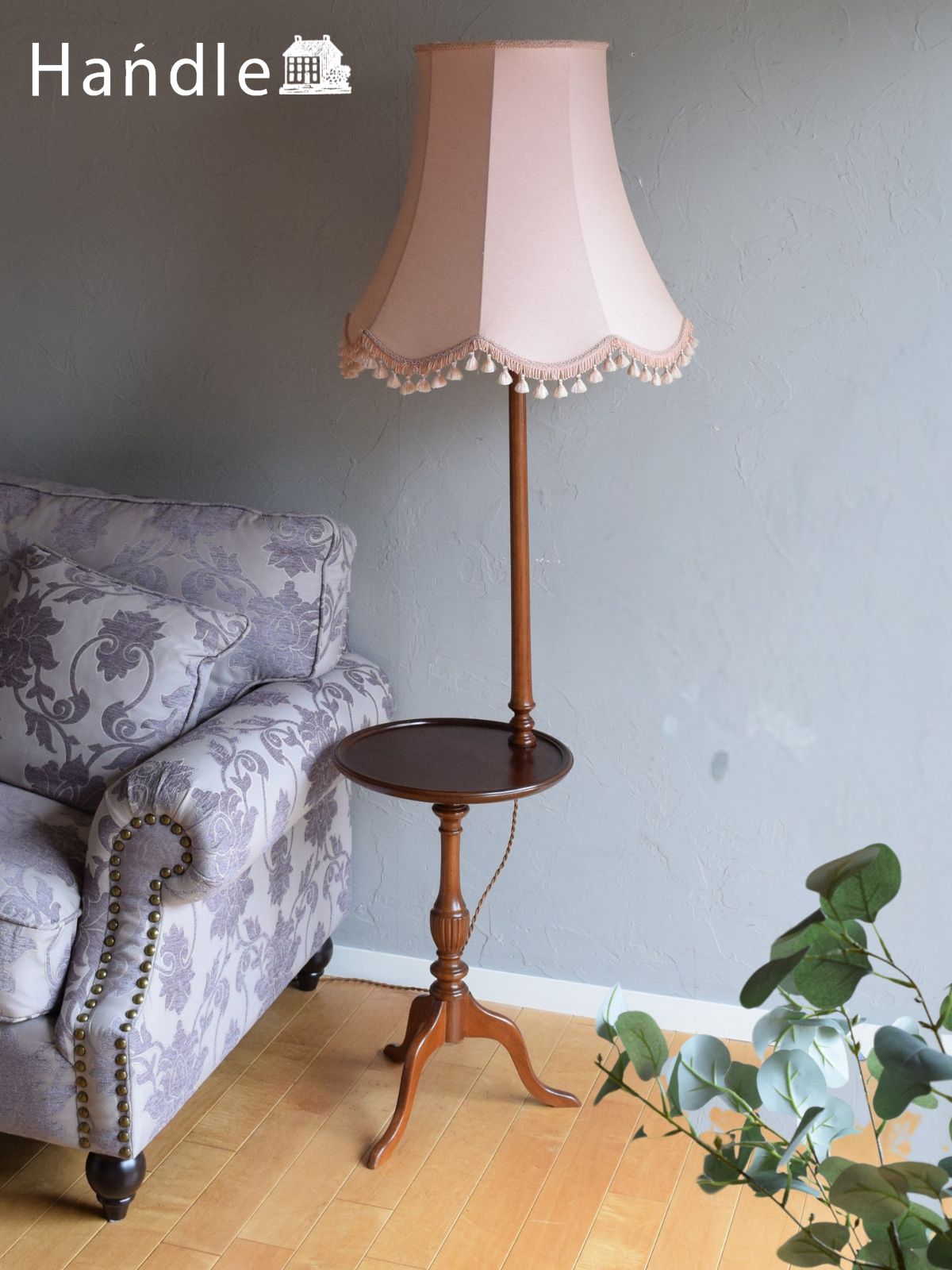 英国アンティークのフロアランプ、ワインテーブルが付いた照明器具