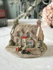 英国から届いたLilliput Lane（リリパットレーン）、瓦屋根と石造りの