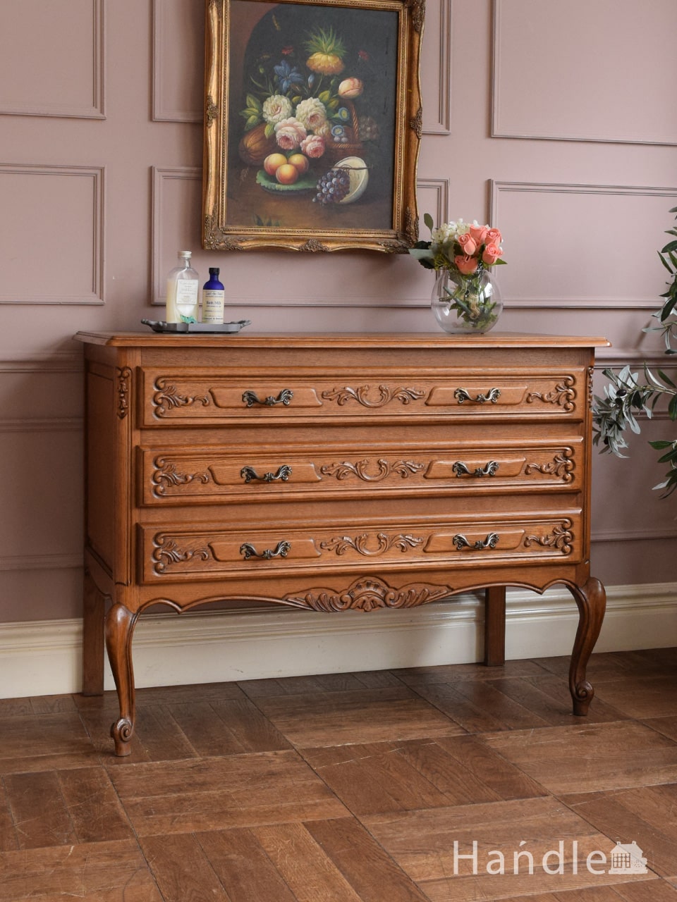 フレンチスタイルのアンティーク家具、マホガニー材の3段チェスト(j